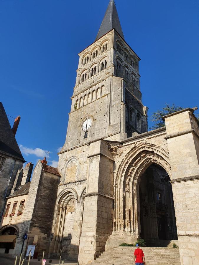 Vila Logis Cote Cour Varennes-les-Narcy Exteriér fotografie