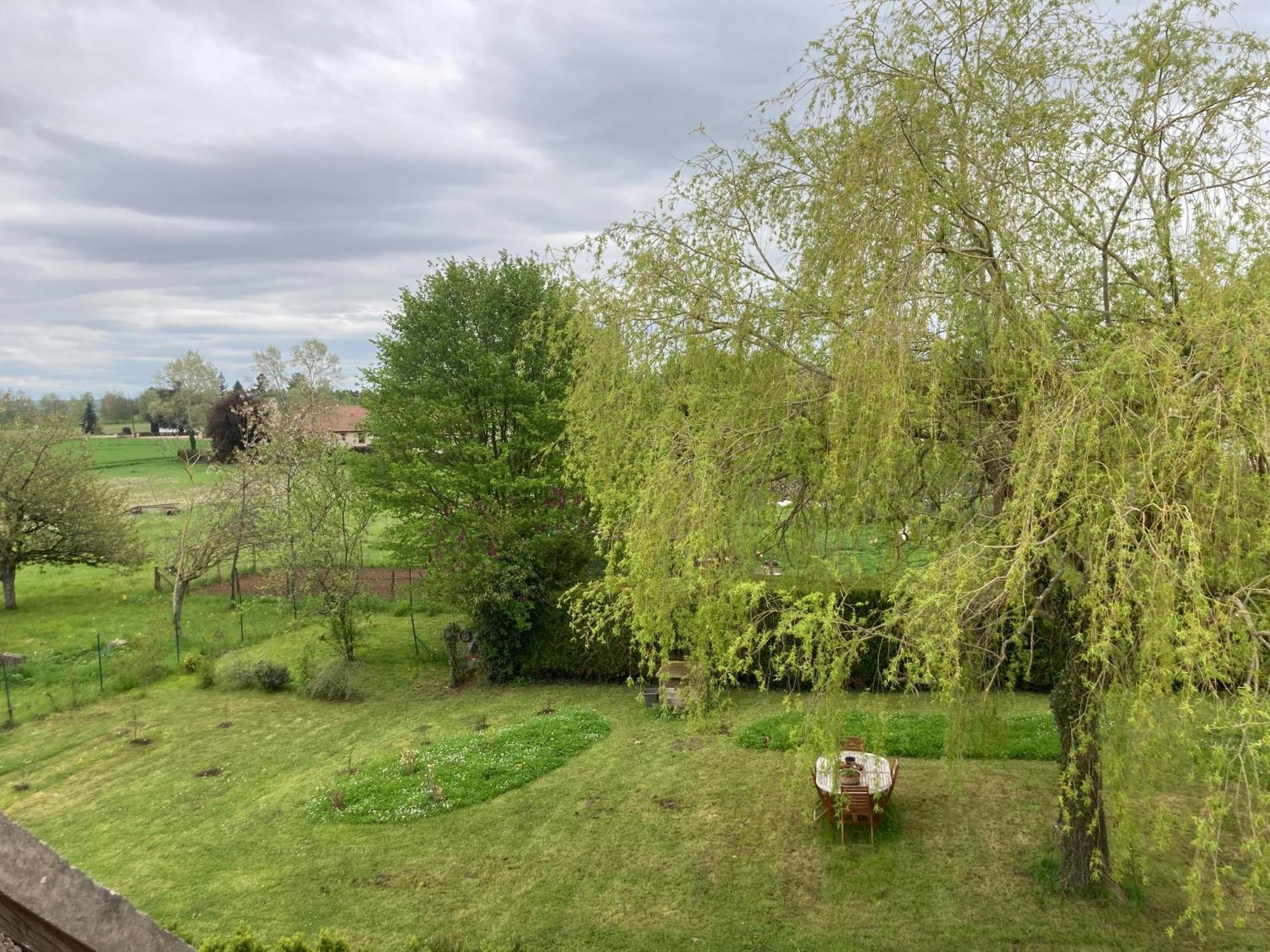 Vila Logis Cote Cour Varennes-les-Narcy Exteriér fotografie